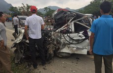Xe con đấu đầu xe khách,  3 người thương vong
