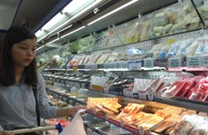 Nghỉ lễ dài, siêu thị giảm giá sâu