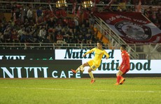 Ngắm bảng quảng cáo đèn LED hơn 45 tỉ trên sân Thống Nhất