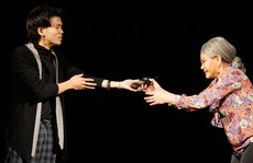 Quốc Thảo khai trương sân khấu mang tên mình
