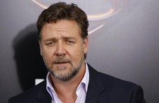 Sau ly hôn, Russell Crowe thu tiền tỉ nhờ bán kỷ vật