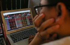 VN-Index 'thủng' 1.000 điểm: Nhà đầu tư xanh mặt