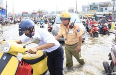 CSGT An Lạc 'cầu cứu' trước nạn ngập nước liên tục