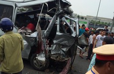 Tai nạn thảm khốc xe tải tông xe khách, 2 người chết, nhiều người bị thương