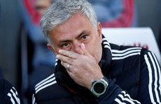 Thua sốc Brighton, Mourinho liên tục nhắc đến Lukaku