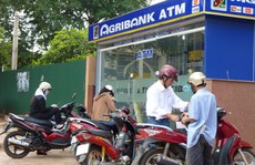 Agribank hoàn tất trả tiền cho 12 chủ thẻ ATM
