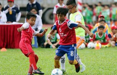 Khởi động trại hè bóng đá thiếu niên với HLV Huỳnh Đức, Thanh Bình