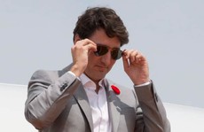 Vì 2 cặp kính mát, thủ tướng Canada bị phạt