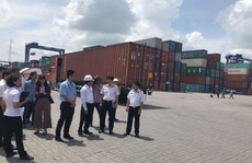 Tìm cách 'xử' hàng ngàn container phế liệu tồn đọng