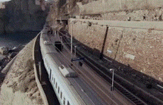 Ý: Đường sắt xuyên núi, sát bờ biển độc nhất thế giới