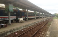 Chập điện gây cháy khi đoàn tàu khách NH1 qua đèo Cả