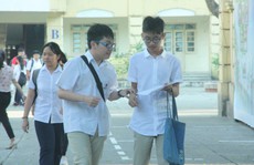 Tuyển sinh lớp 10 tại Hà Nội: Đề thi thiếu đột phá, 'lọt' đề sớm