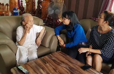 LĐLĐ TP HCM: Thăm, tặng quà mẹ Việt Nam anh hùng và thương binh