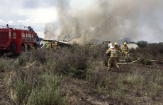 Máy bay chở hơn 100 người rơi sau khi cất cánh ở Mexico