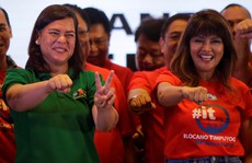 Ông Duterte mở lời nghỉ hưu, con gái hành động lạ lùng