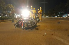 Xe máy lao vào làn ô tô, tông CSGT trên đường Phạm Văn Đồng