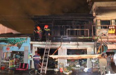 Cháy rụi 2 căn nhà gần ga tàu trong đêm ở Đà Lạt