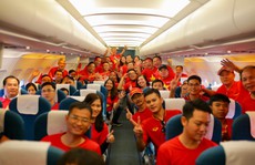 Hơn 300 CĐV bay sớm sang Indonesia 'tiếp lửa' cho Olympic Việt Nam tranh HCĐ