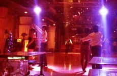 Con đường sa vũng lầy thành 'trai bao' của vũ sư trẻ hám tiền