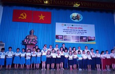 Hơn 1.000 suất học bổng dành cho học sinh nghèo, hiếu học