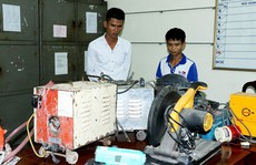 Vừa ra tù về tội cướp tài sản, 2 'bạn tù' lại rủ nhau 'đột vòm' hàng chục vụ