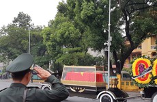Hàng ngàn người tiễn đưa Chủ tịch nước Trần Đại Quang về nơi an nghỉ cuối cùng