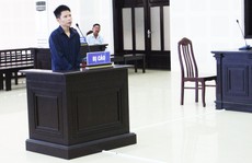Dùng xăng đốt chú mình rồi đưa đi cấp cứu
