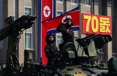 Thông điệp từ tên lửa vắng bóng trong diễu binh Triều Tiên