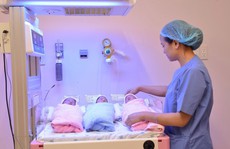 Hy hữu ca sinh ba, một trai, hai gái
