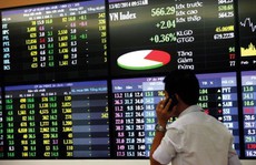 Cổ phiếu ngân hàng vẫn ‘bứt tốc’ giữa tâm điểm đại án