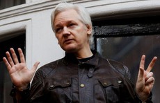 Ecuador và Assange: Bỏ thì thương, vương thì tội?