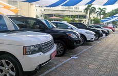 Ô tô cũ khan hiếm lạ thường, muốn mua phải tốn thêm cả trăm triệu