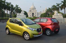 Ô tô Nissan giá 127 triệu 'trình làng', chị em lên cơn sốt