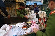 Bắc Ninh: Dân đổ xô đi nhặt đạn, 1 người bị nổ nát tay