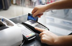 Vì sao người dân vẫn ngại quẹt thẻ khi mua sắm?