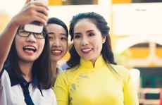 Cô hiệu trưởng phụ học sinh bán bao lì xì để khởi nghiệp