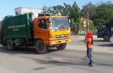 Đà Nẵng: Hết chặn xe tải, người dân lại chặn xe chở rác để phản đối ô nhiễm