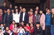 Ông Thaksin và bà Yingluck về thăm tổ tiên ở Trung Quốc