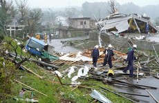 Nhật Bản dồn dập đón siêu bão và động đất, có người thiệt mạng