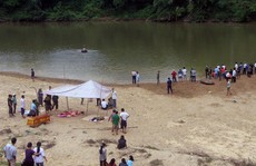 Đi đá bóng về rủ nhau tắm sông, 3 học sinh chết đuối