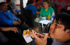 Vụ trói tay 'hiệp sĩ': Nên tạo điều kiện để những người tâm huyết làm việc nghĩa!