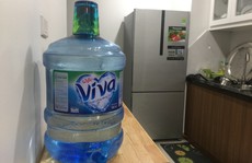 Ngăn chặn 'chặt chém' giá nước đóng chai ở Hà Nội sau vụ nước sông Đà nhiễm dầu