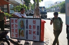 Xử phạt 30 cơ sở ghi bảng quảng cáo toàn chữ nước ngoài tại 'phố Trung Quốc' Đà Nẵng