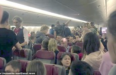 Hành khách Nga hoảng loạn trên “chuyến bay từ địa ngục”
