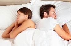 Hụt hẫng vì chồng mới cưới chê tôi không biết sex