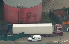 Phát hiện kinh hoàng: 39 thi thể trên xe container tại khu công nghiệp