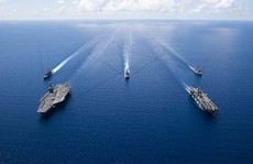 Nhóm tàu chiến Mỹ làm dậy sóng biển Đông