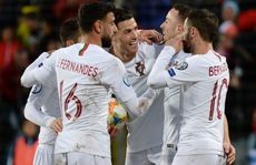Ronaldo ghi bàn thứ 99, Bồ Đào Nha lách khe cửa hẹp dự Euro