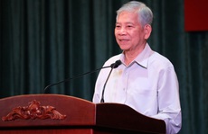 Nguyên Chủ tịch nước Nguyễn Minh Triết nói chuyện với thanh niên