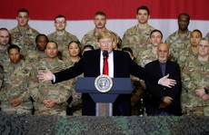 Ông Trump đến Afghanistan, có động thái bất ngờ về Taliban